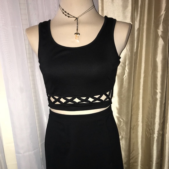 Charlotte Russe Tops - Charlotte Russe caged front crop